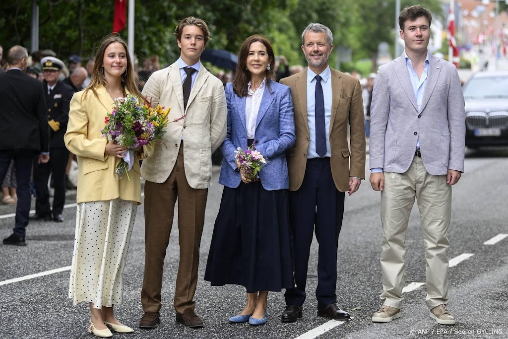 Frederik en Mary beginnen zomervakantie op Gråsten Slot
