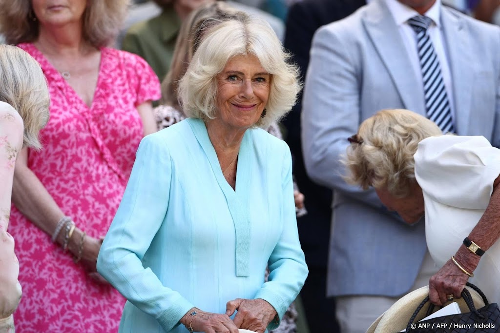 Koningin Camilla samen met zus naar Wimbledon