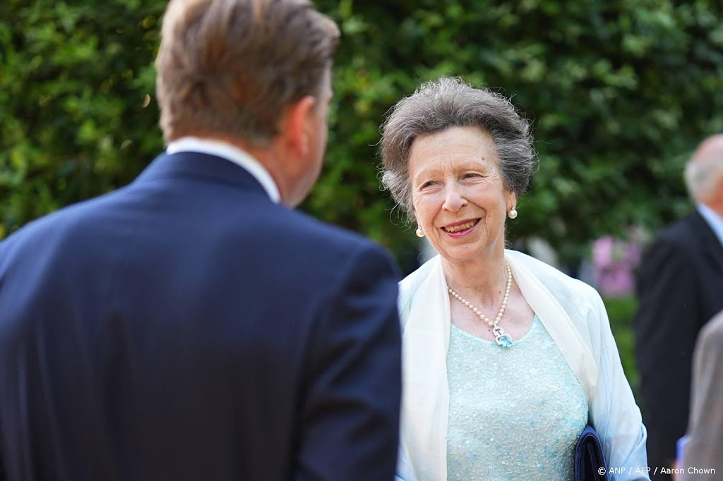 Anne toont groene vingers tijdens 65e Noord-Iers bezoek