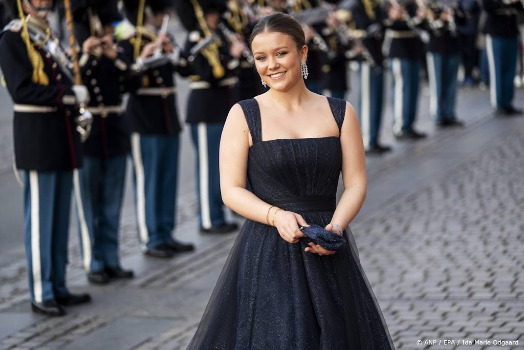 Isabella ziet af van salaris tijdens dienstplicht
