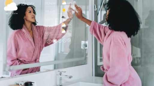 moderne badkamer met interactieve spiegel