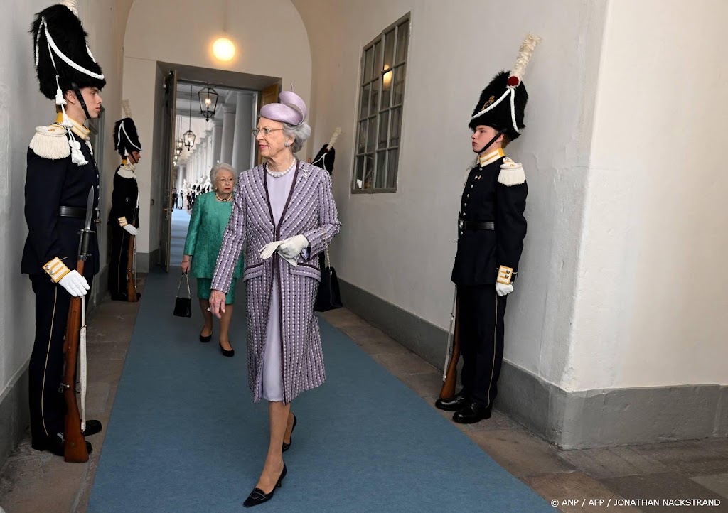 Prinses Benedikte reikt beurzen uit aan goede doelen