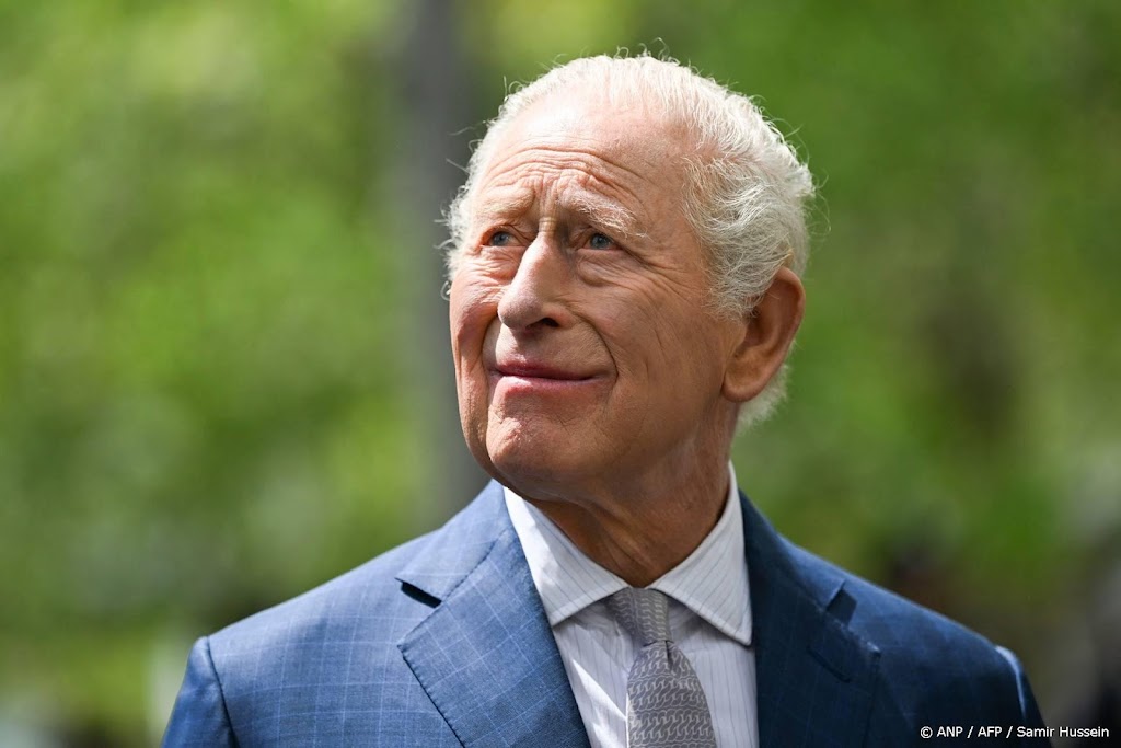 Charles trotseert regen tijdens viering in Schotse Hooglanden
