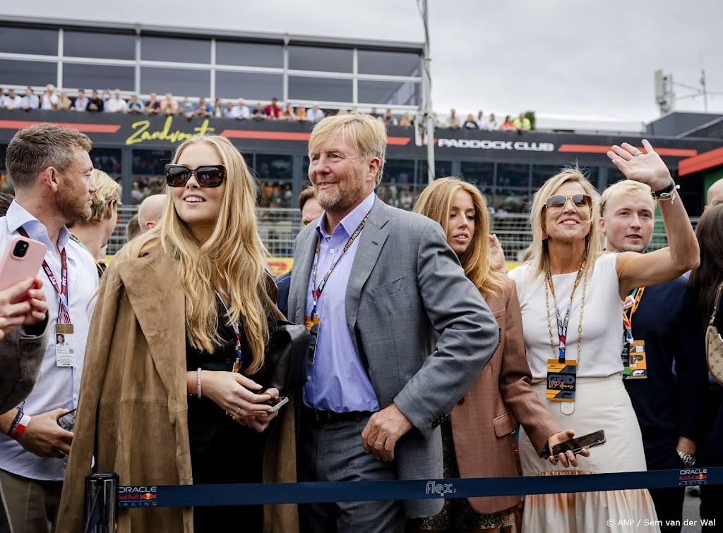 Koningspaar en prinses Alexia bij Formule 1 in Zandvoort