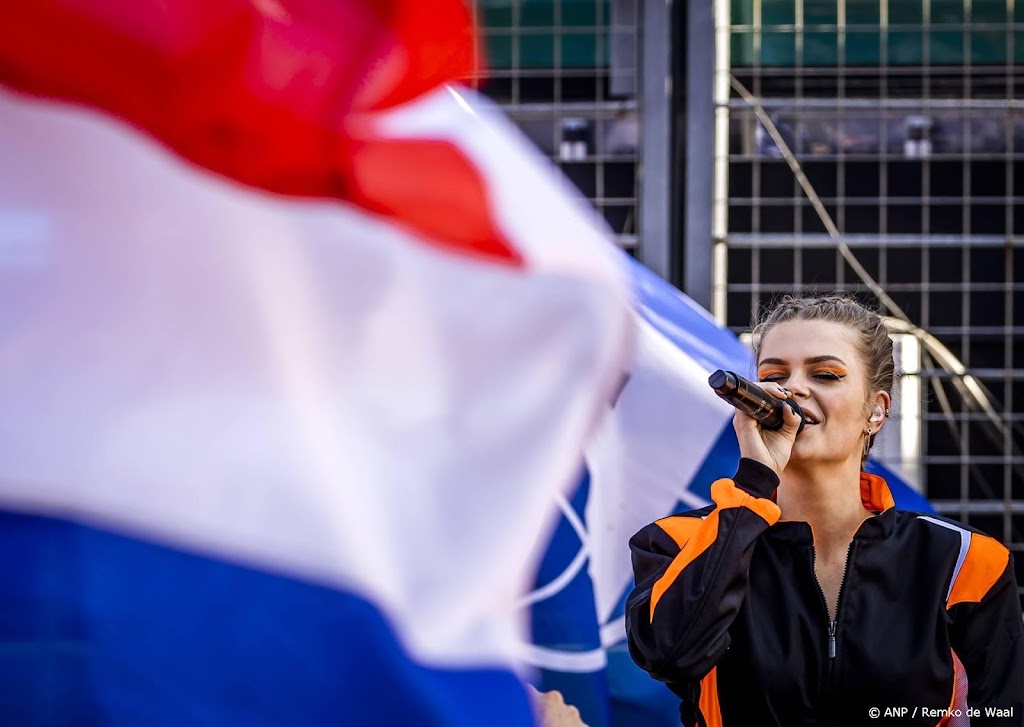 Davina Michelle gespannen door koninklijke familie bij Dutch GP