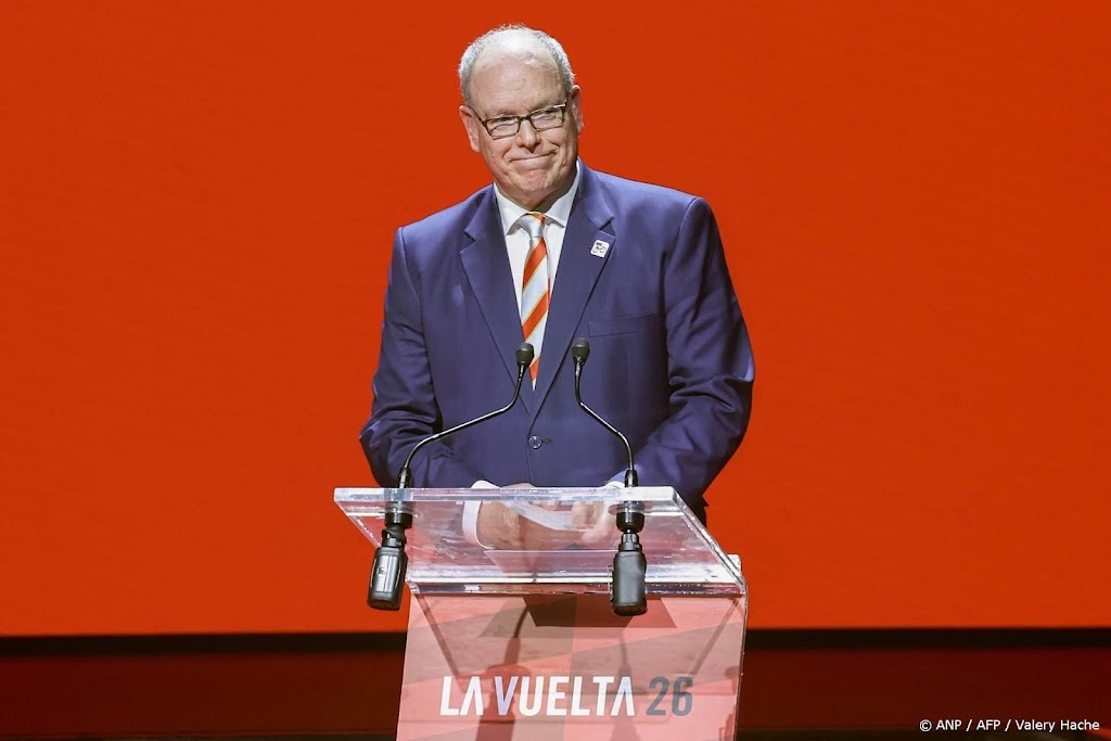 Prins Albert verwelkomt wielrenners Vuelta in Monaco