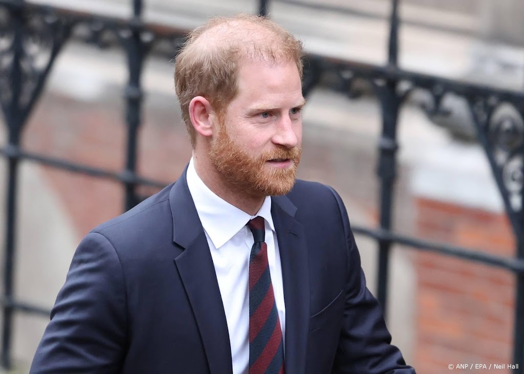 Prins Harry en andere klagers moeten Daily Mail 9 miljoen betalen