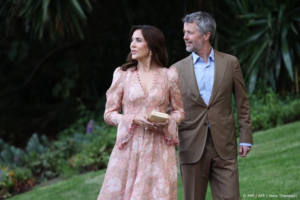 Deens koningspaar bij bruiloft petekind koning Frederik