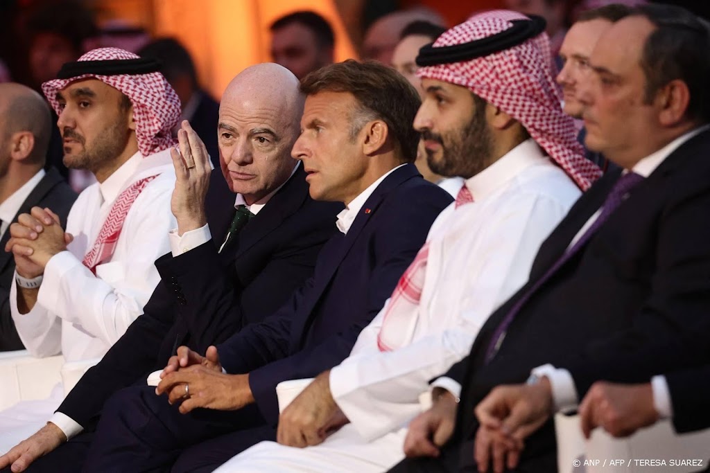 Macron ontvangt Saudische kroonprins Bin Salman in Parijs