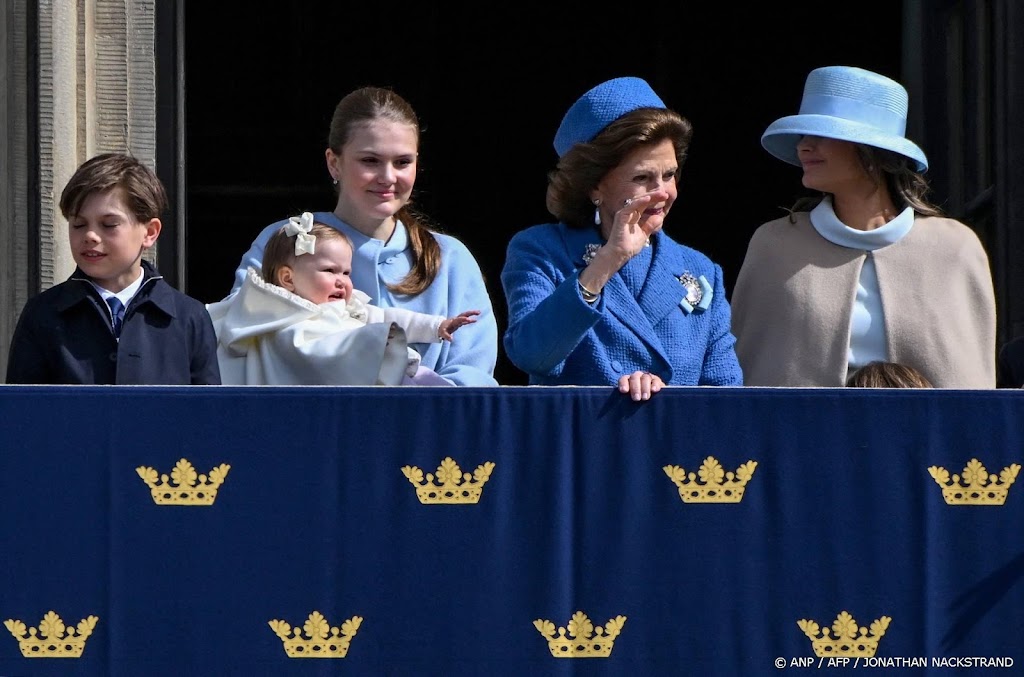 Prinses Estelle verrast bij concert voor koningin Silvia
