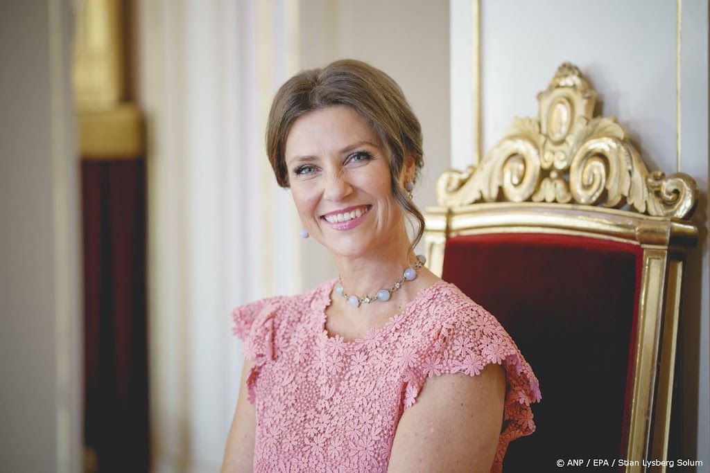 Märtha Louise bij Noorse koninklijke familie in ziekenhuis