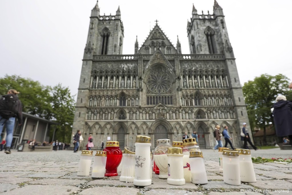 Herdenkingsdienst voor koning Harald in volle kathedraal van Oslo