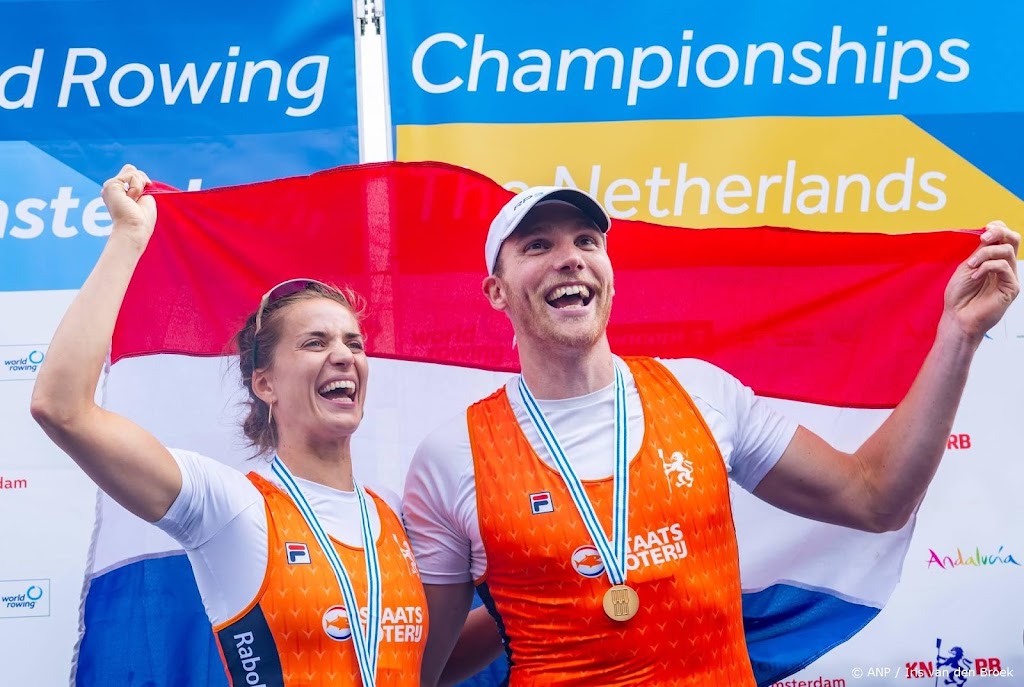 Koningspaar geniet van 'prachtweekend' bij WK roeien