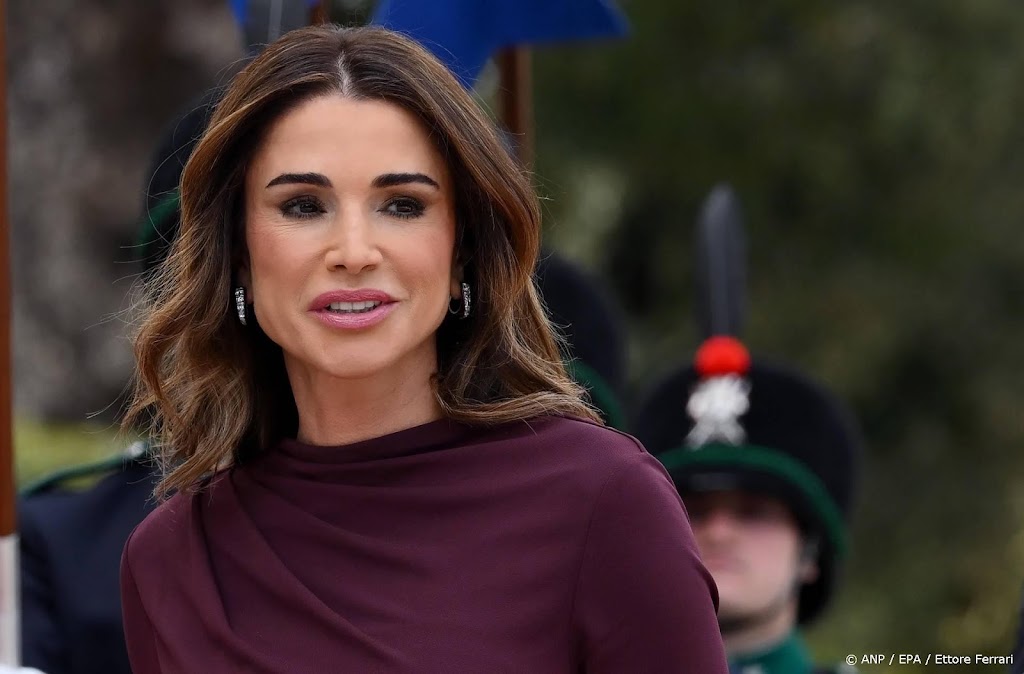 Koningin Rania viert 56e verjaardag met kleindochters