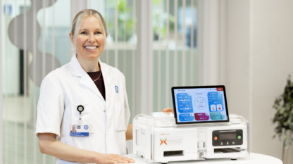 karin-gerritsen-met-neokidney-1-1.jpg