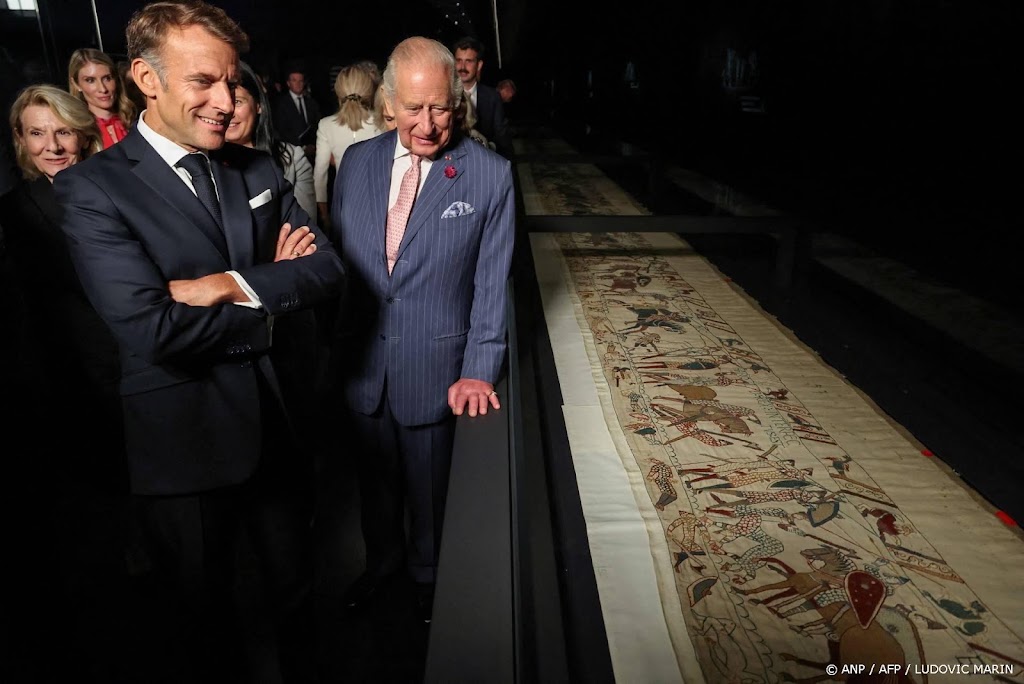 Charles noemt Tapijt van Bayeux 'kostbaar symbool van vertrouwen'