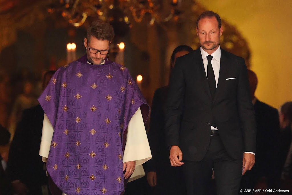 Kerkklokken luiden uur lang na uitvaart van koning Harald