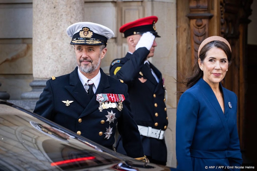 Deense koningin Mary geëmotioneerd tijdens herdenking