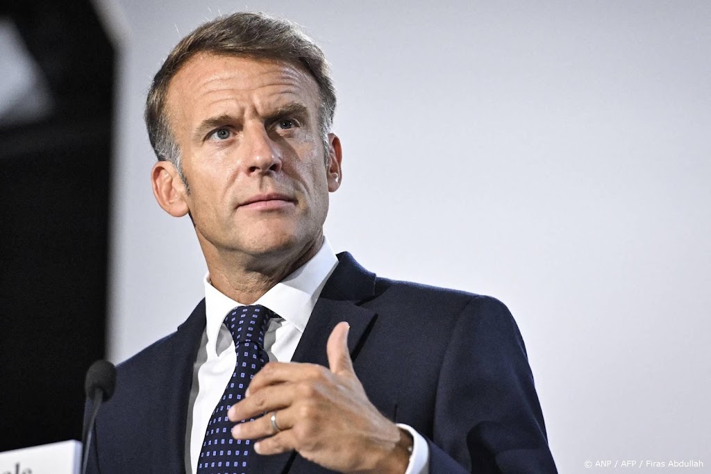 Franse president Macron niet naar uitvaart koning Harald
