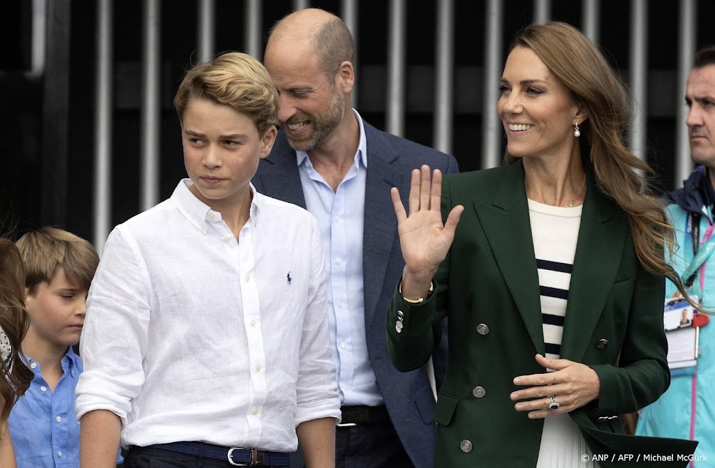 Prins George begint aan zijn eerste schooldag op Eton College