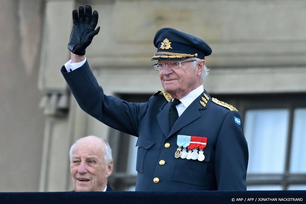 Zweedse koning Carl Gustaf onthult nieuw zwart-witportret