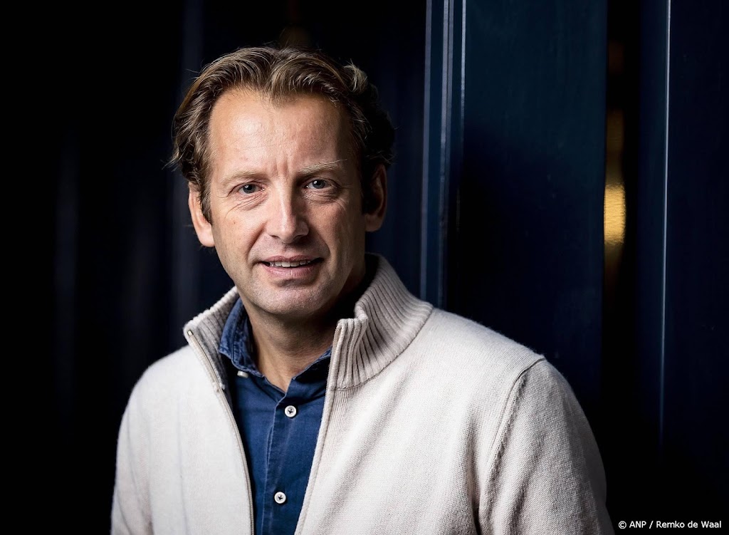 Prins Floris zwemt met dochter voor dwarslaesieonderzoek