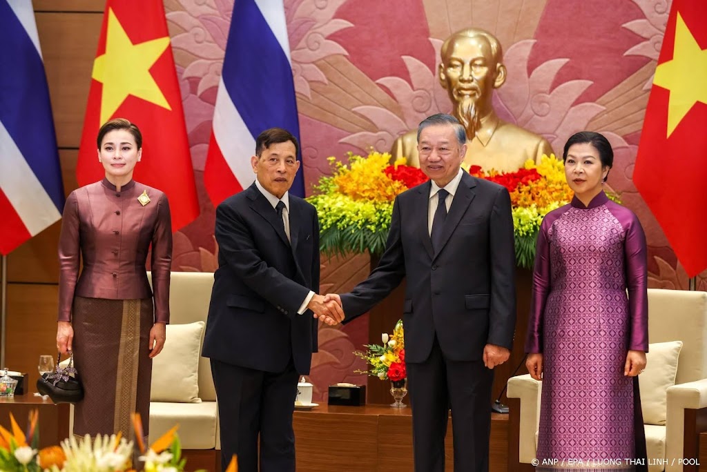 Thais koningspaar officieel welkom geheten in Vietnam