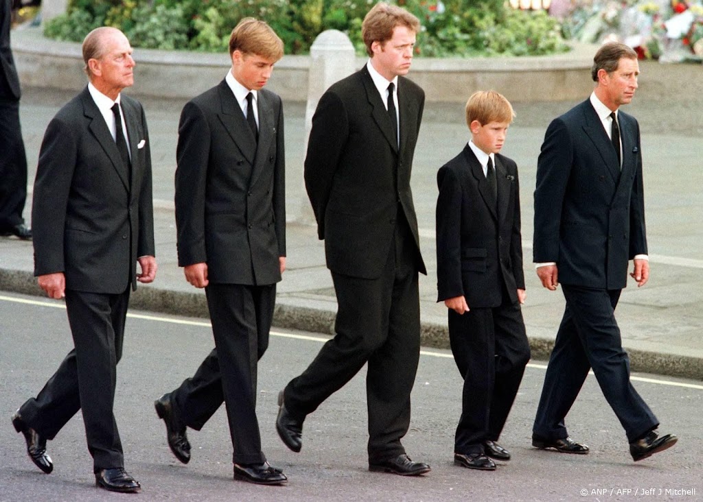 Charles Spencer claimt gebrek aan zorg Harry na uitvaart Diana