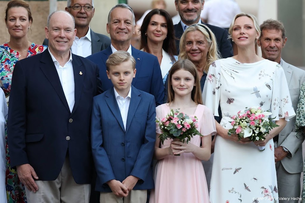 Hof Monaco deelt foto's van jaarlijkse picknick met dansen en mis