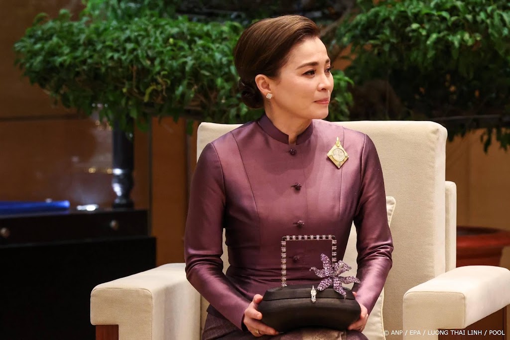 Thaise koningin ziet voorstelling Alice in Wonderland