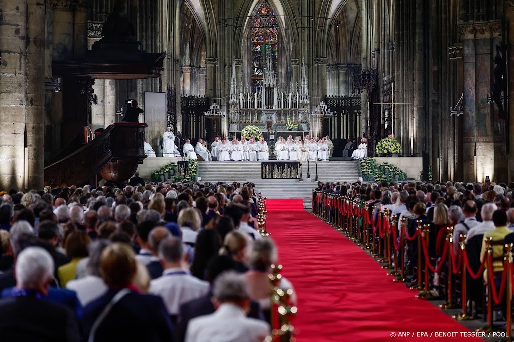 Guillaume en Stéphanie aanwezig bij pausmis in Frankrijk