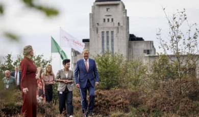 Willem-Alexander bezoekt stichting DemenTalent 
