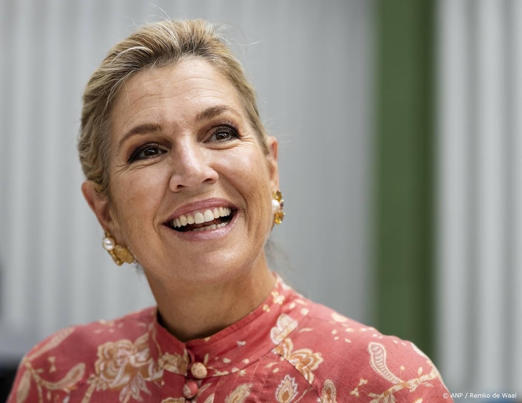 Máxima stimuleert Urkse jongeren om waar nodig hulp te vragen