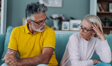 senior koppel jaloerse vrouw