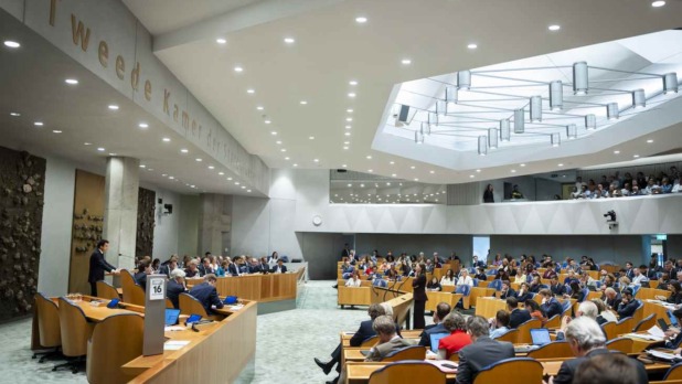tweede kamer hamerstuk toeslagen