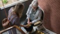 Traplift linker of rechterbocht mantelzorger