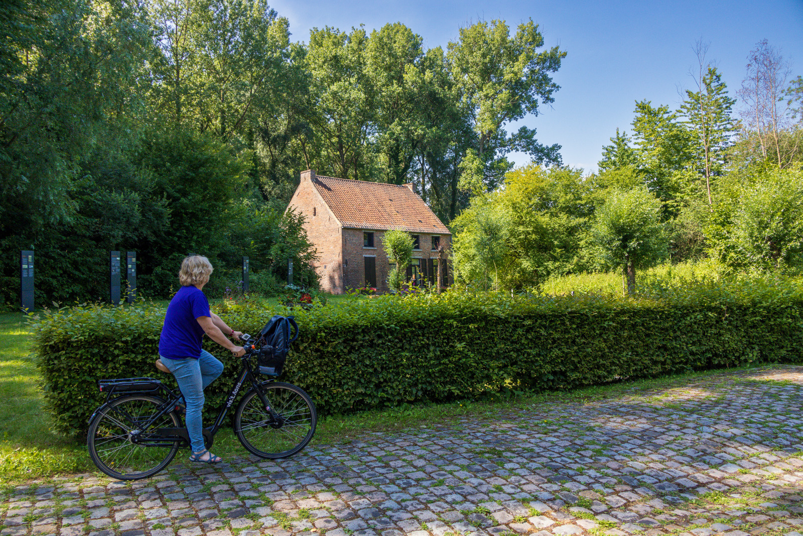 © j.drenth-vhello-huis-van-gogh