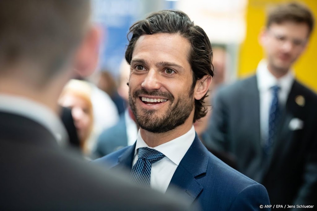 Carl Philip reikt prijs uit aan Zweedse chef-kok van het jaar