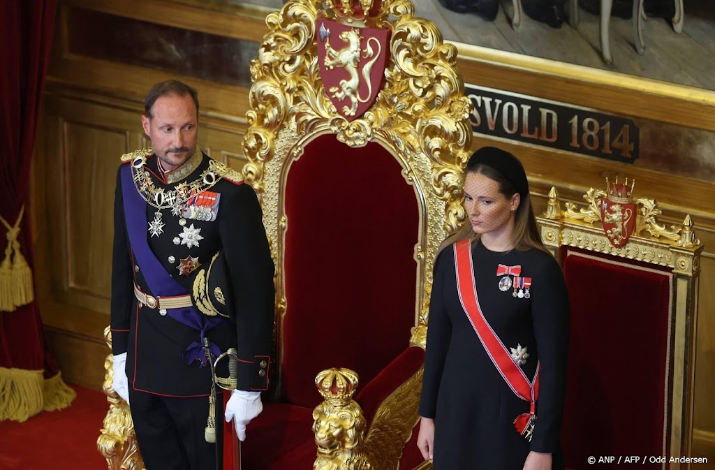 Haakon pleit voor 'veilig land' in eerste troonrede als koning