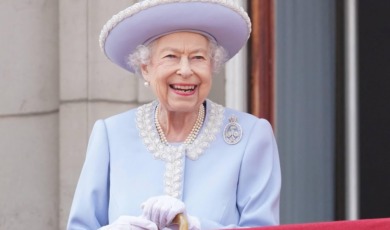 Voormalig privésecretaris (96) van koningin Elizabeth overleden
