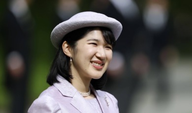 Prinses Aiko nieuwsgierig naar paarden tijdens Aziatische Spelen