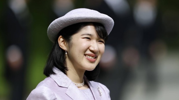 Prinses Aiko nieuwsgierig naar paarden tijdens Aziatische Spelen