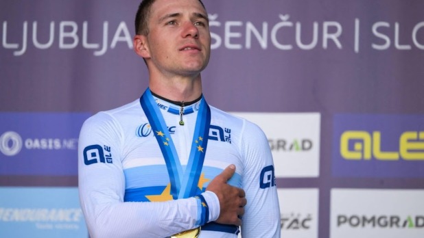 Belgisch hof prijst 'fantastische prestatie' Remco Evenepoel
