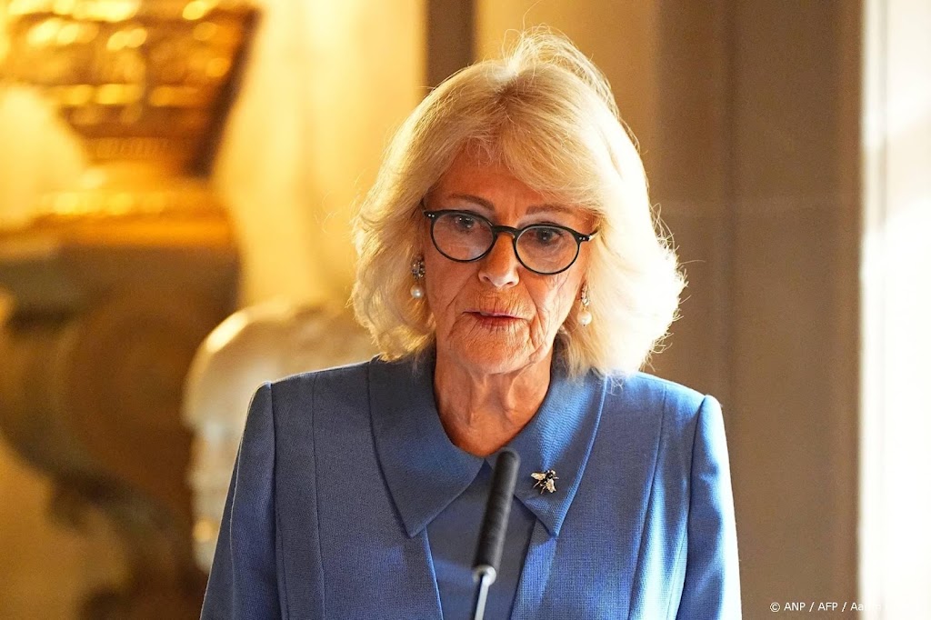 Koningin Camilla herdenkt Britse auteur Jeffrey Archer