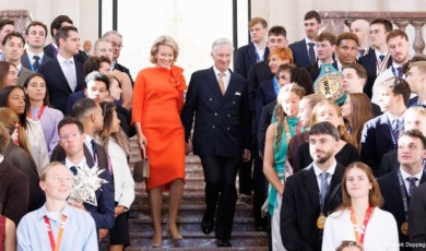 Filip en Mathilde ontvangen Belgische medaillewinnaars op paleis
