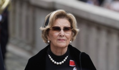 Koningin-moeder Sonja maandag weer aan het werk