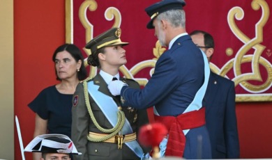 Leonor laat hoge onderscheiding vallen op nationale feestdag