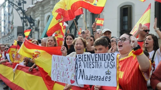 Inwoners Ceuta verzamelen zich voor Spaans koningspaar