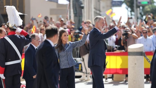 Felipe en Letizia zeggen schuld in te lossen met bezoek aan Ceuta