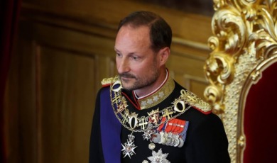 Koning Haakon mist gesprekken met zijn vader